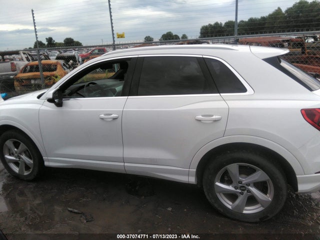 WA1AUCF38M1088656 Audi Q3 PREMIUM