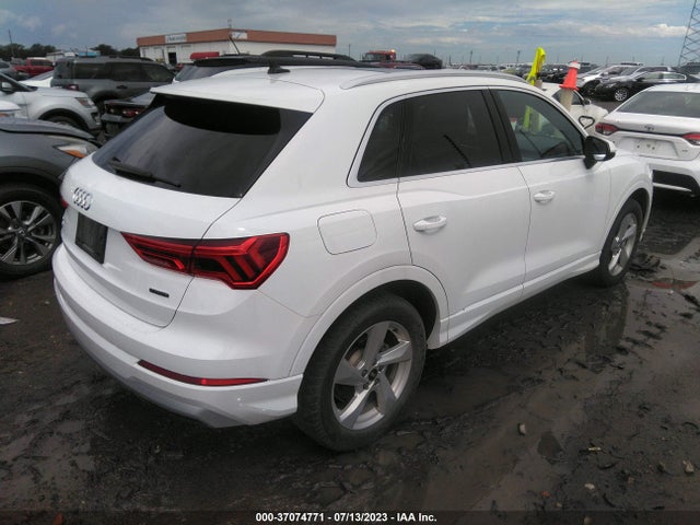 WA1AUCF38M1088656 Audi Q3 PREMIUM