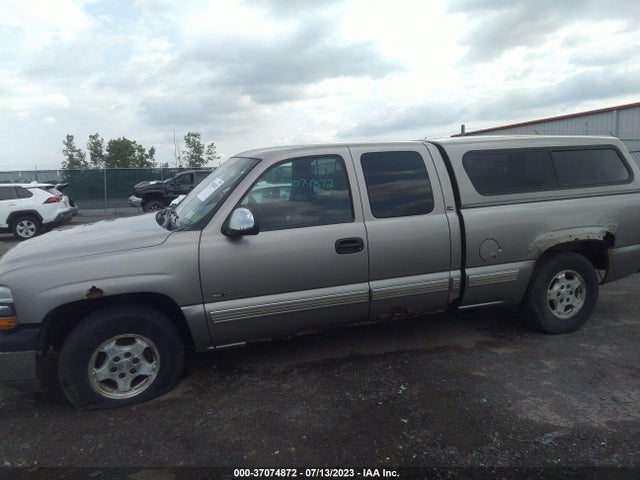 2001 CHEVROLET SILVERADO 1500 LS VIN: 2GCEC19V211309265