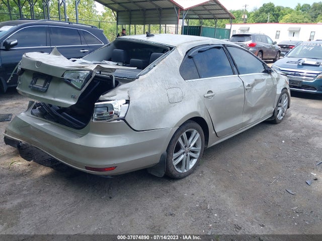 3VWL17AJ1FM308999 Volkswagen Jetta Sedan 1.8t Sel