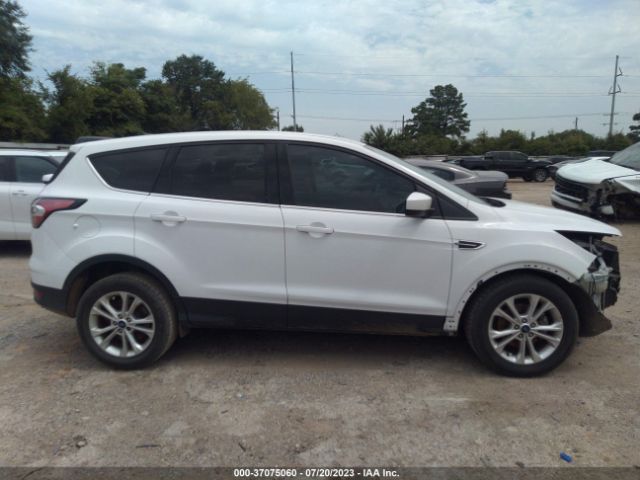 1FMCU0GD8HUC78512 Ford ESCAPE SE