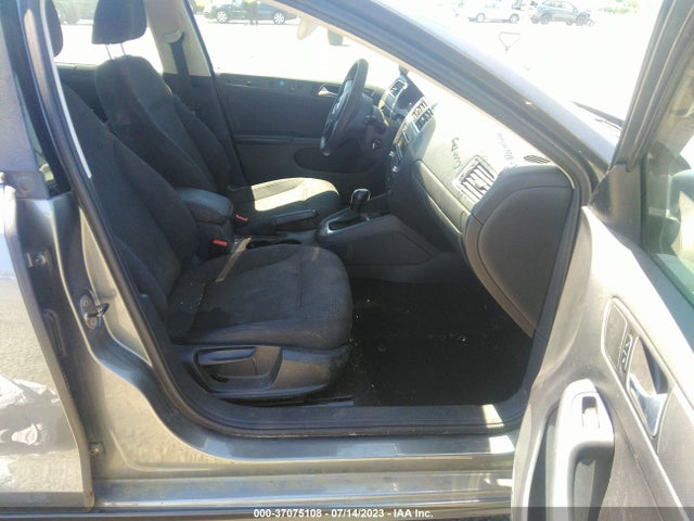 3VW2K7AJXEM328577 Volkswagen Jetta Sedan S