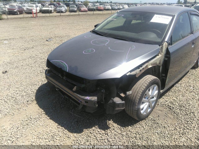 3VW2K7AJXEM328577 Volkswagen Jetta Sedan S
