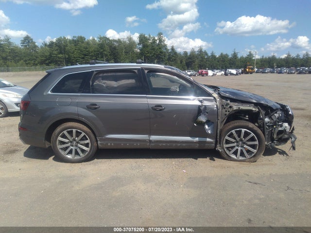WA1LAAF74JD045760 Audi Q7 Premium Plus