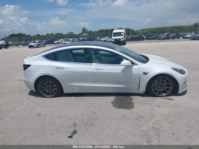 2020 Tesla 3, VIN: 5YJ3E1EB4LF639535