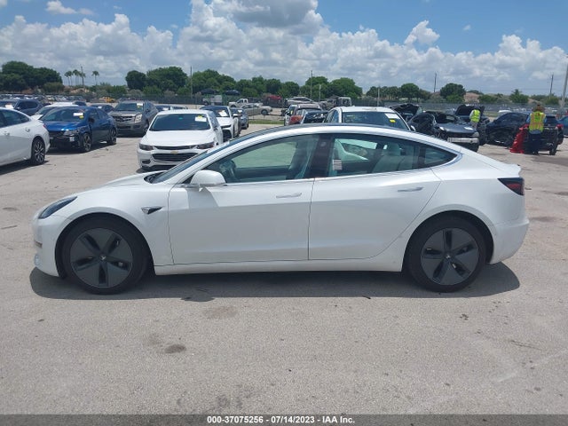 2020 Tesla 3, VIN: 5YJ3E1EB4LF639535