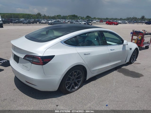 2020 Tesla 3, VIN: 5YJ3E1EB4LF639535