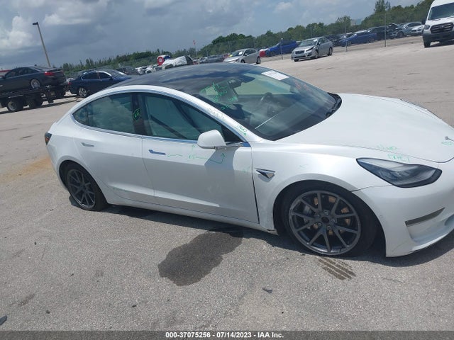 2020 Tesla 3, VIN: 5YJ3E1EB4LF639535
