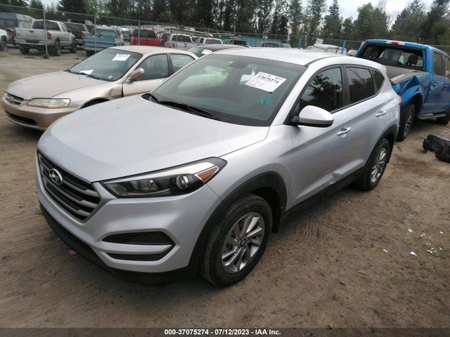 Hyundai TUCSON SE 2017 KM8J23A47HU424180 Image 2
