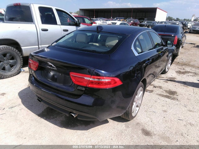 2018 JAGUAR XE SAJAK4FX2JCP24400 Photo 3