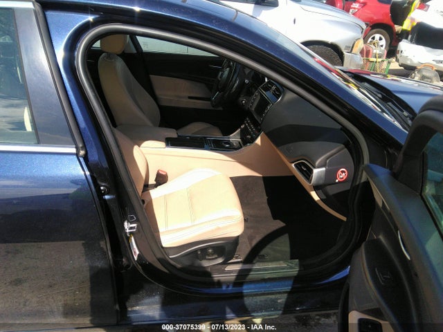 2018 JAGUAR XE SAJAK4FX2JCP24400 Photo 4