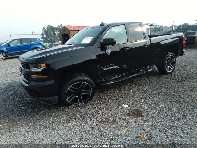Chevrolet Silverado 1500 Custom 2018 1GCVKPEC7JZ262882 Image 2