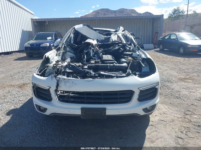 Porsche 2018 2018 WP1AA2A21JKA02809 Image 12