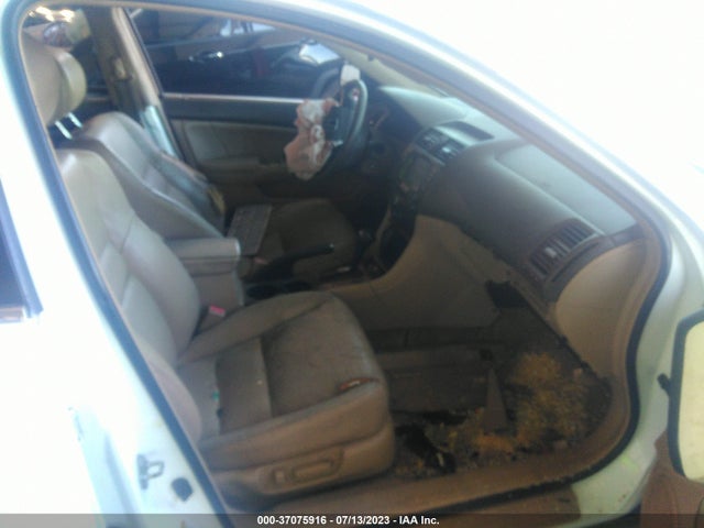 2005 HONDA ACCORD SDN EX-L V6 WITH NAVI VIN: 1HGCM66845A039551