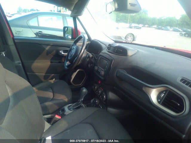 ZACCJBBT1FPB83652 Jeep Renegade Latitude