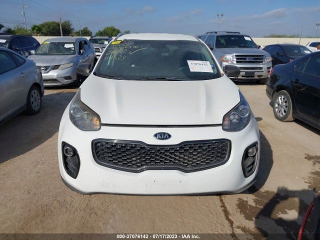 KNDPMCAC1H7114833 KIA Sportage Lx