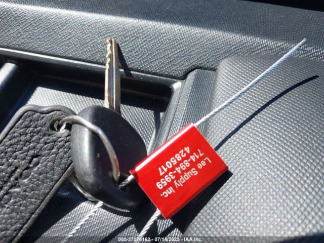 JTDKDTB30G1122559 Toyota Prius C One