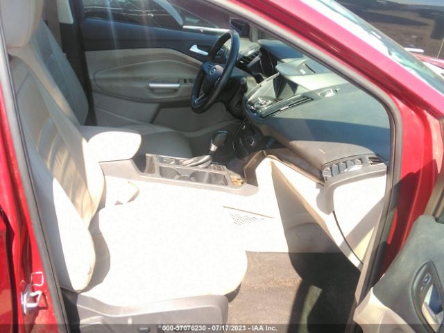 1FMCU9J90HUD04657 Ford Escape Titanium