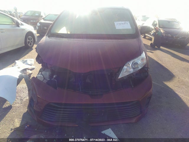 Toyota Sienna L 2018 5TDZZ3DC5JS946449 Image 4