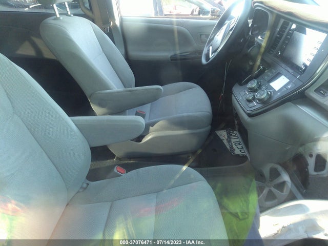 Toyota Sienna L 2018 5TDZZ3DC5JS946449 Image 11