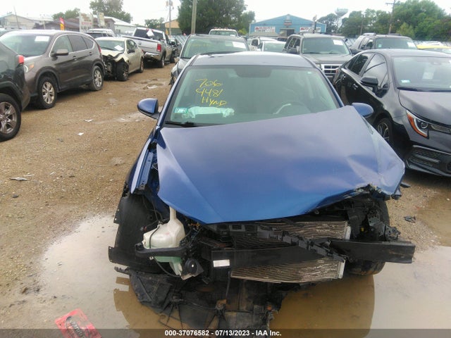 2017 HYUNDAI ELANTRA SE VIN: 5NPD84LF6HH129750