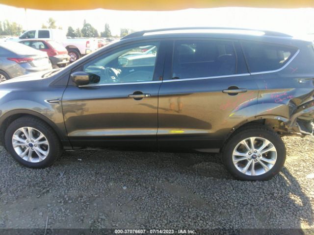 1FMCU9HD3JUA57201 Ford ESCAPE SEL