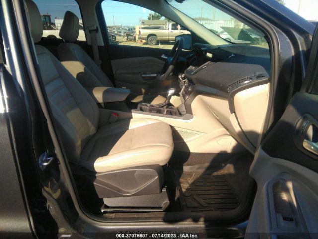 1FMCU9HD3JUA57201 Ford ESCAPE SEL