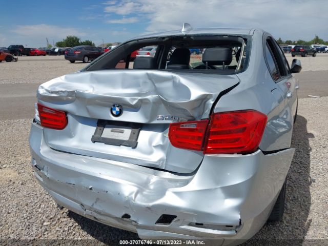 WBA3B1G54ENT00758 BMW 3 Series 320i