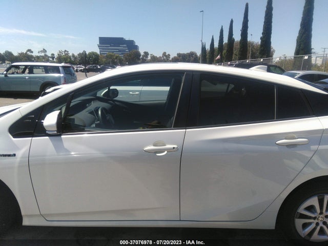 Toyota Prius Four 2016 JTDKARFU4G3013377 Image 5