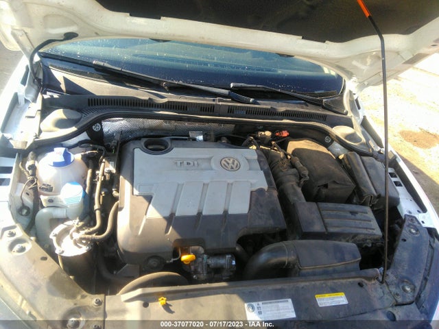 3VWLL7AJ2EM236025 Volkswagen Jetta Sedan Tdi