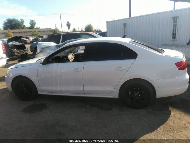 3VWLL7AJ2EM236025 Volkswagen Jetta Sedan Tdi