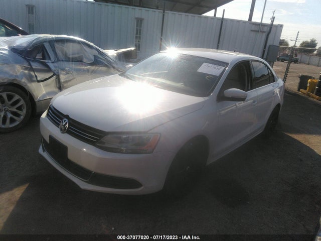 3VWLL7AJ2EM236025 Volkswagen Jetta Sedan Tdi