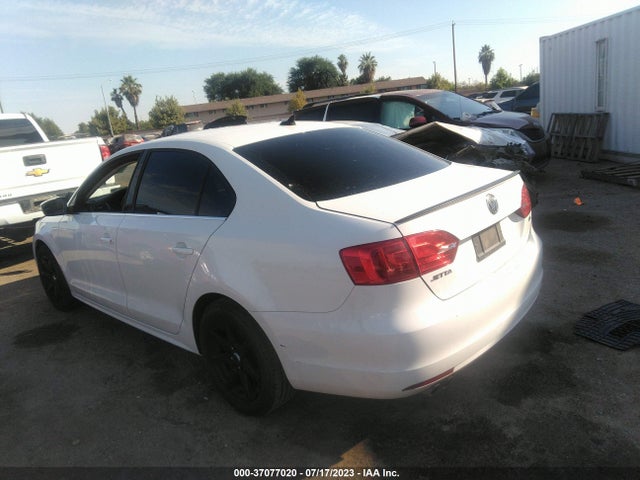 3VWLL7AJ2EM236025 Volkswagen Jetta Sedan Tdi