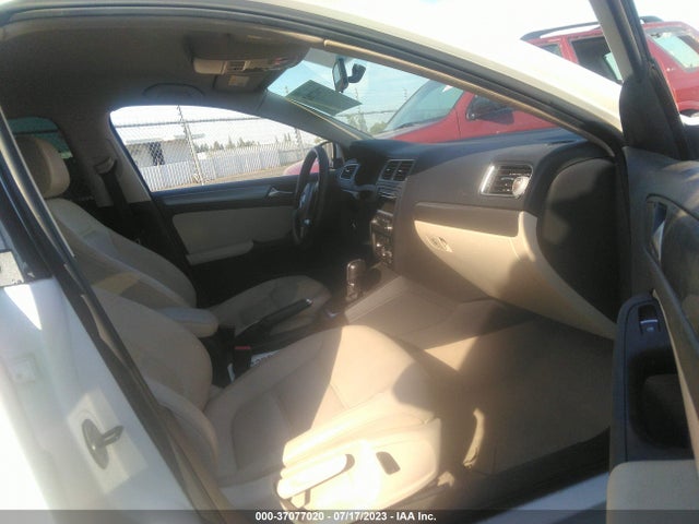 3VWLL7AJ2EM236025 Volkswagen Jetta Sedan Tdi