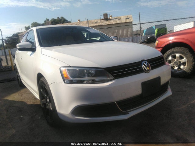 3VWLL7AJ2EM236025 Volkswagen Jetta Sedan Tdi