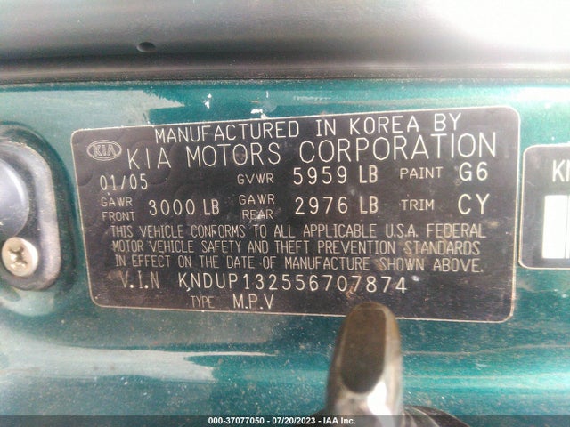 2005 KIA SEDONA LX VIN: KNDUP132556707874