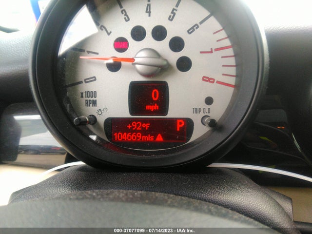 2011 MINI COOPER HARDTOP WMWSV3C55BTY11827 Photo 6