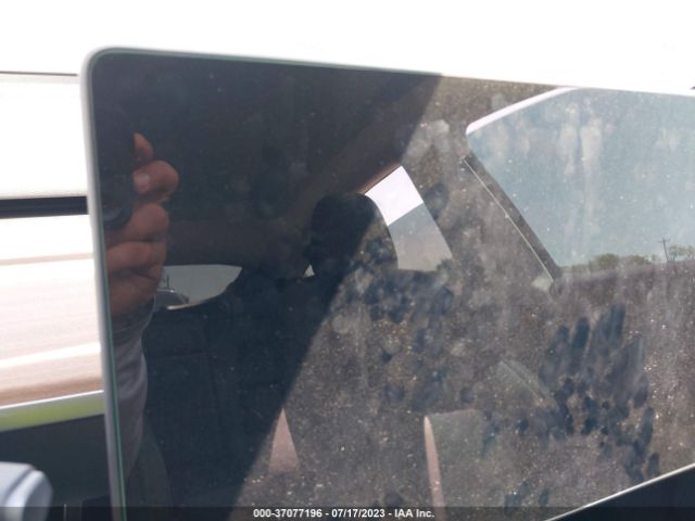 7SAYGDEF4NF538182 Tesla Model Y Performance