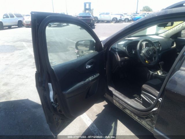 1C4PJLAB8GW107253 Jeep Cherokee Sport