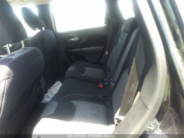 1C4PJLAB8GW107253 Jeep Cherokee Sport