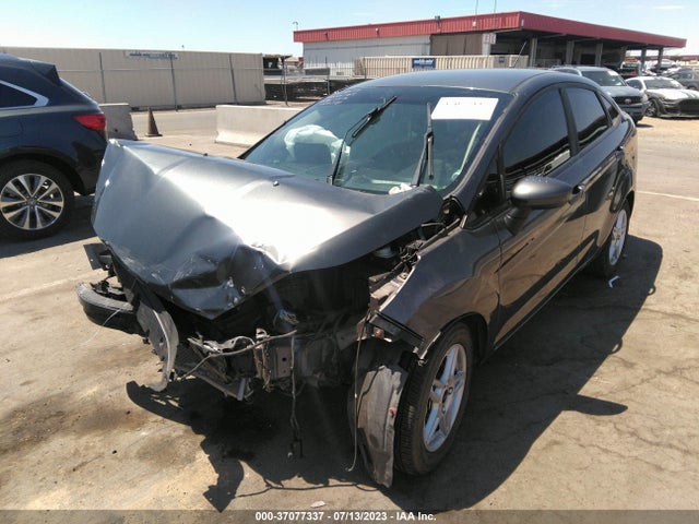 Ford FIESTA SE 2018 3FADP4BJ1JM110196 Image 2