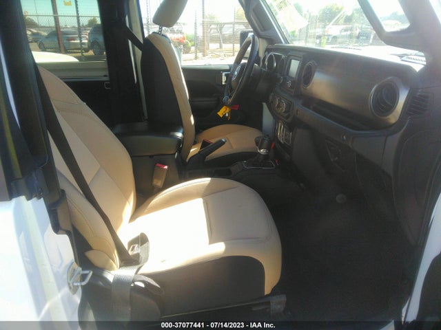 1C4GJXAG4JW242353 Jeep Wrangler Sport S