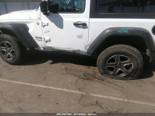 1C4GJXAG4JW242353 Jeep Wrangler Sport S