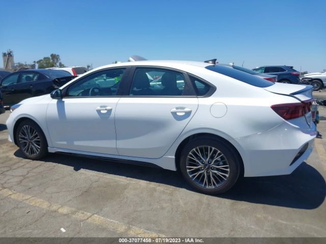 3KPF54AD5PE581484 KIA Forte Gt-line