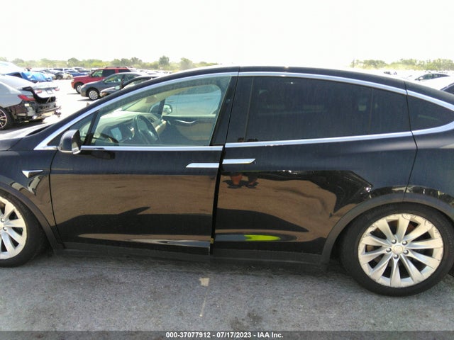 Tesla Model X 90d/75d/100d 2017 5YJXCBE25HF056685 Image 12