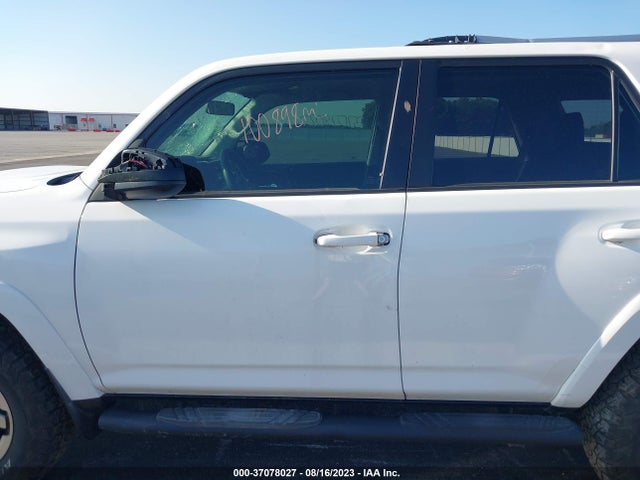 Toyota 4runner Trd Off Road 2018 JTEBU5JR7J5576675 Image 13