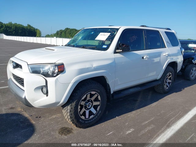 Toyota 4runner Trd Off Road 2018 JTEBU5JR7J5576675 Image 2