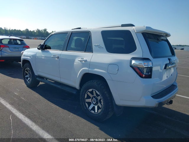 Toyota 4runner Trd Off Road 2018 JTEBU5JR7J5576675 Image 3