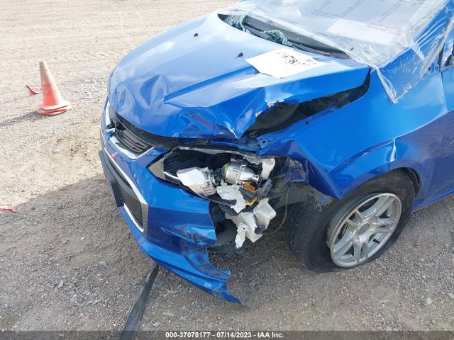 Chevrolet SONIC LS 2019 1G1JB5SB5K4105227 Image 6