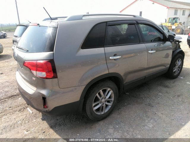 5XYKTCA63FG612555 KIA SORENTO LX